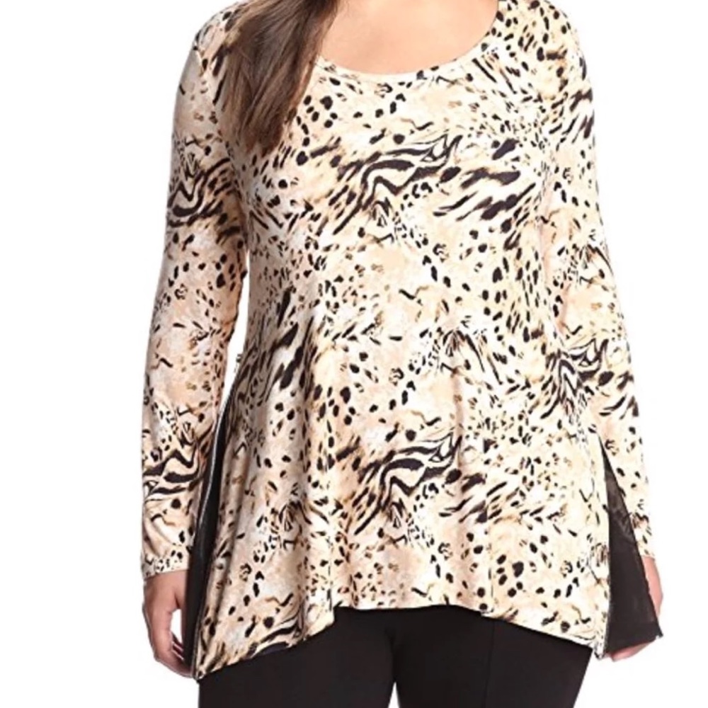 NWT Lyssé Top Size